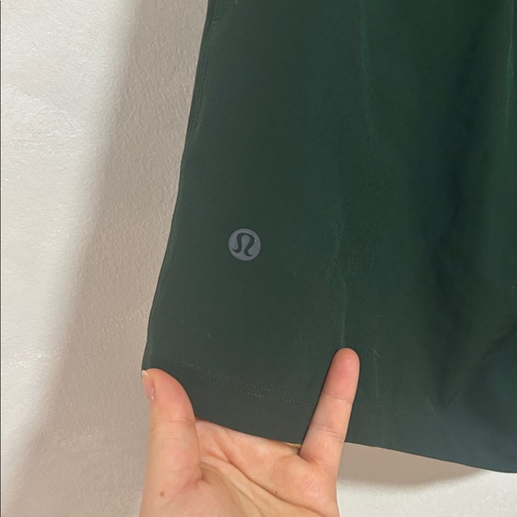 Lululemon Pace Breaker Short 7" Linerless Rainforest Green size large - Picture 9 of 9